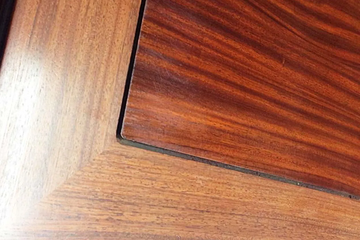 テーブル シミ・色褪せ